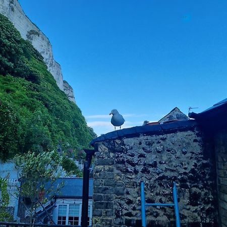 First And Last Youth Hostel Ντόβερ Εξωτερικό φωτογραφία