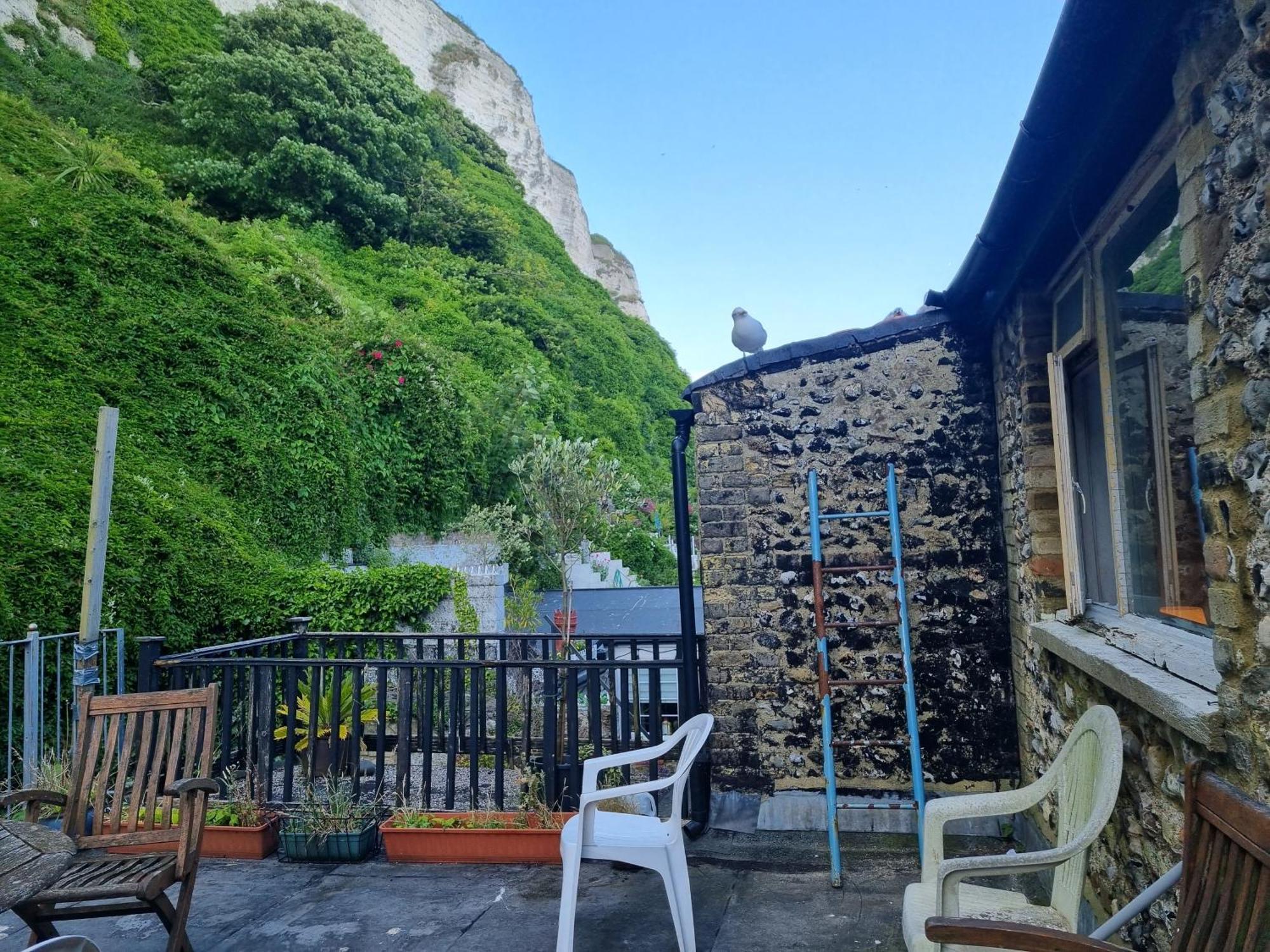 First And Last Youth Hostel Ντόβερ Εξωτερικό φωτογραφία